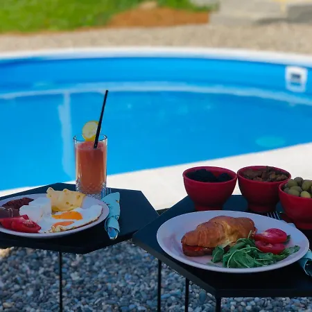 Fruska Pool House Дом отдыха *